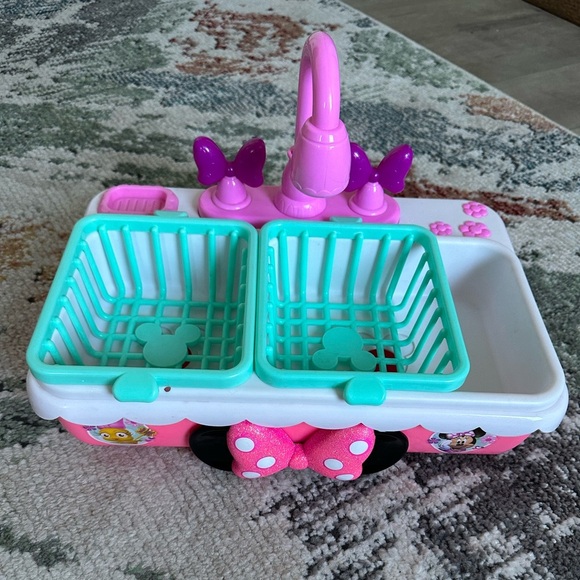 Minnie Mouse Happy Helpers Magic Sink - Picture 6 of 12